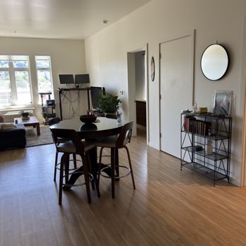 North Hollow - Apartments Near Me - Portland, Oregon