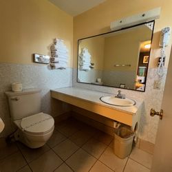 Riviera Inn