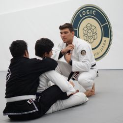 ZR Team California Brazilian Jiu-Jitsu - Professor Lucas Rocha, teaching class