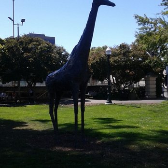 Leon The Giraffe Statue - Landmarks & Historical Buildings Near Me - San Mateo, California
