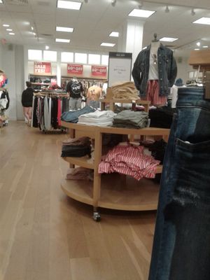 American Eagle Store