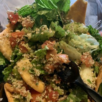 Petra Mediterranean Restaurant - Crackers, Romain lettuce, tomatoes, cucumbers, very little parsley.. - Mediterranean Near Me - Tehachapi, California