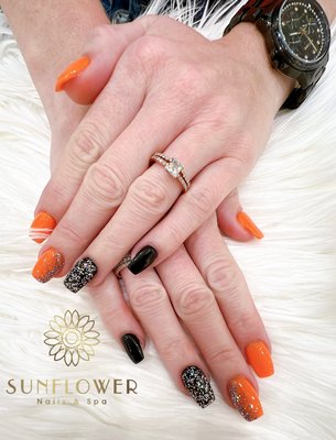 Sunflower Nails & Spa - The staff at Sunflower Nails and Spa is committed to providing quality services, using superior products and a comfortable guest experience from nail and spa treatments, to our complimentary snack and drink bar. All nail art is hand painted, and our polish collection is consistently updated and fresh. Your health and safety are important to us! Our tools are fully sanitized and sterilized, and customer satisfaction is our priority. Sunflower Nails & Spa - The staff at Sunflower Nails and Spa is committed to providing quality services, using superior products and a comfortable guest experience from nail and spa treatments, to our complimentary snack and drink bar. All nail art is hand painted, and our polish collection is consistently updated and fresh. Your health and safety are important to us! Our tools are fully sanitized and sterilized, and customer satisfaction is our priority.