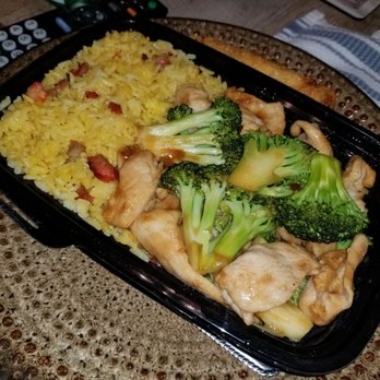 Asian Chef - chicken, broccoli, and rice on a plate - Chinese Near Me - Flushing, New York
