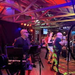 Captains Quarters Riverside Grille - Band
