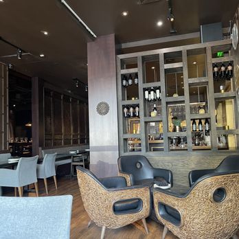 Noi Thai Cuisine - Interior - Thai Near Me - Bend, Oregon