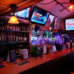 Mehdi's Sports Bar - Welcome watch a sports on big TV's