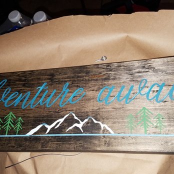 Board & Brush - Paint & Sip Near Me - Roanoke, Indiana