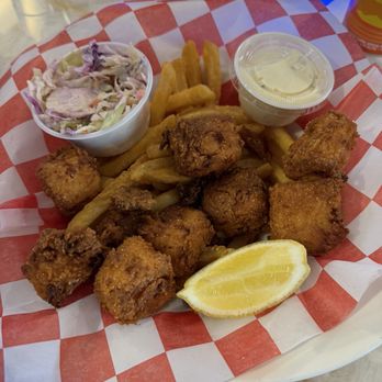 Brooks Bar & Grill - Grouper basket - Bars Near Me - Naples, Florida