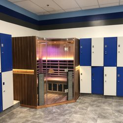 Crunch Fitness - Pharr - Saunas