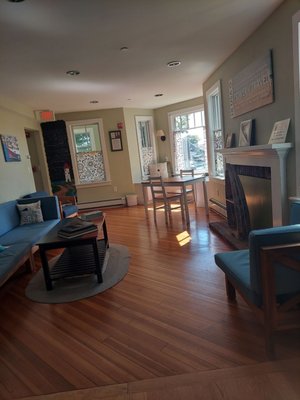 HI Hyannis Hostel by null