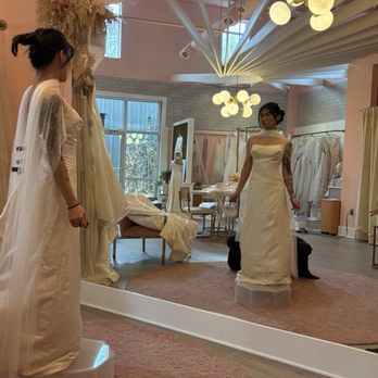 Noa Brides - Try on area - Bridal Near Me - Omaha, Nebraska