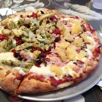 Kings View Cafe - Chicken pesto n Hawaiian combo! Yummy! - Cafes Near Me - Kapaau, Hawaii