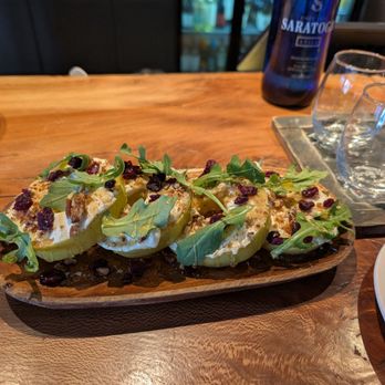 SPI Wine Bar - Apples and goat cheese - Wine Bars Near Me - South Padre Island, Texas