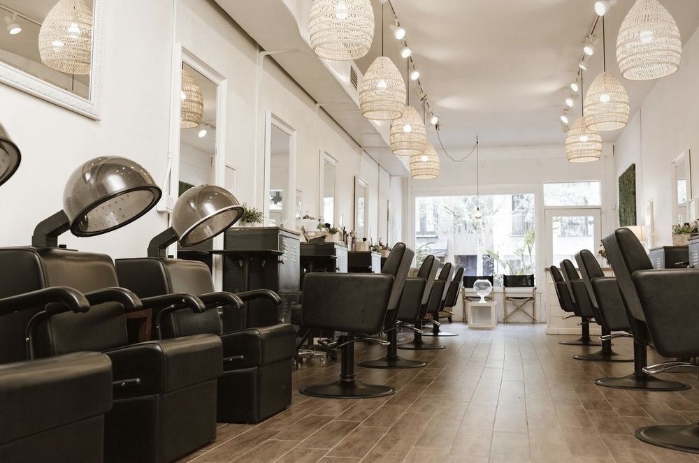 Vamp Hair Studio Image