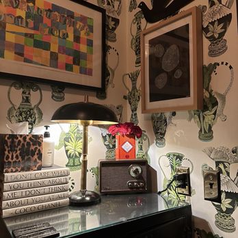Bar Cecil - Decor - Cocktail Bars Near Me - Palm Springs, California Bar Cecil - Decor - Cocktail Bars Near Me - Palm Springs, California