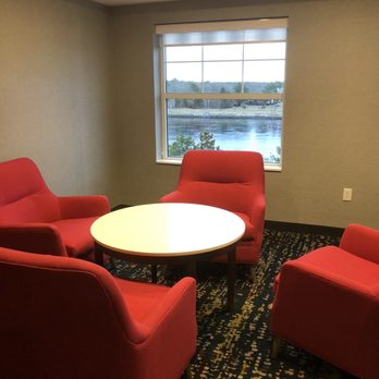 Hampton Inn Cape Cod Canal - Hotels Near Me - Buzzards Bay, Massachusetts