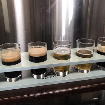 El Segundo Brewing - 5 sampler flight. Looks like 4-5oz each. - Breweries Near Me - El Segundo, California El Segundo Brewing - 5 sampler flight. Looks like 4-5oz each. - Breweries Near Me - El Segundo, California