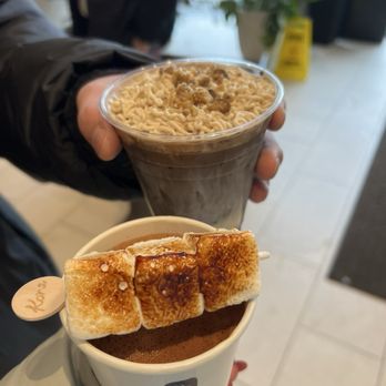 Kora - Hojicha and seasonal hot chocolate - Filipino Near Me - Sunnyside, New York Kora - Hojicha and seasonal hot chocolate - Filipino Near Me - Sunnyside, New York