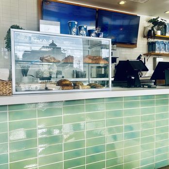 Bluestone Lane Post Oaks Plaza - Interior - Coffee & Tea Near Me - Houston, Texas