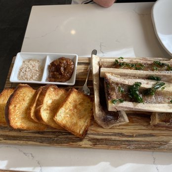 Willi's Wine Bar - Roasted Bone Marrow with Toasted Brioche, & Red Onion Marmalade (Just Do It ) - Wine Bars Near Me - Santa Rosa, California