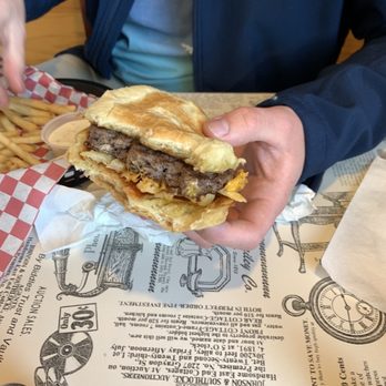 Bogey's Burgers - This is what "the best burger on earth" looks like. - Chicken Wings Near Me - Bend, Oregon