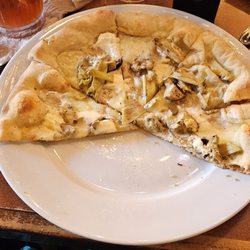 Paesanos Portofino Room - Customized Pizza with Fresh Mozzarella, Lemon Ricotta, Artichokes & Garlic