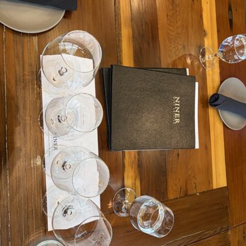 Niner Wine Estates - The food and wine tasting - Wine Tasting Room Near Me - Paso Robles, California