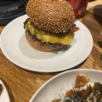 Nowon Bushwick - Hamburger with bacon - Korean Near Me - Brooklyn, New York Nowon Bushwick - Hamburger with bacon - Korean Near Me - Brooklyn, New York