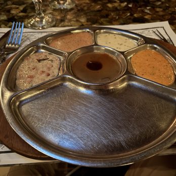 Grizzly House - Dipping sauces - Fondue Near Me - Banff, Alberta Grizzly House - Dipping sauces - Fondue Near Me - Banff, Alberta