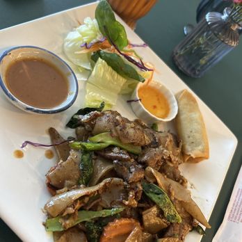Enjoy Thai Cafe - Pad see ew - Thai Near Me - Henderson, Nevada