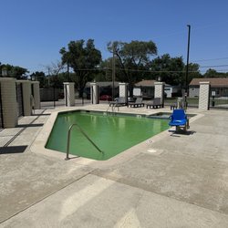 Unusable pool in 105 degree temps