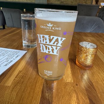 The Charlwood - Hazy Day IPA - Gastropubs Near Me - Horley, SRY