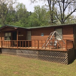 Triple Oaks Cabin - Large front porch with swing.