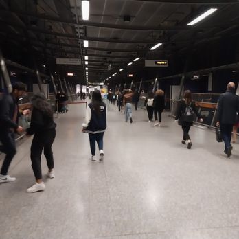 North Greenwich Station - Concourse - Public Transportation Near Me - London, XGL