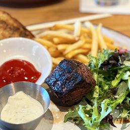 Petite Steak Frites