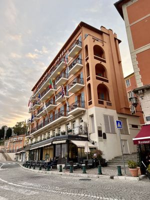 Welcome Hotel by null