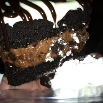 Pin-Up Pastries - Fudge cake - Desserts Near Me