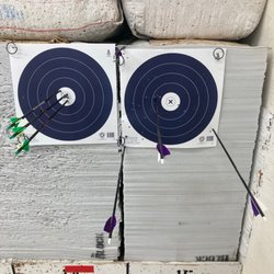 Broken Arrow Archery - Experienced compound versus recurve newbie.