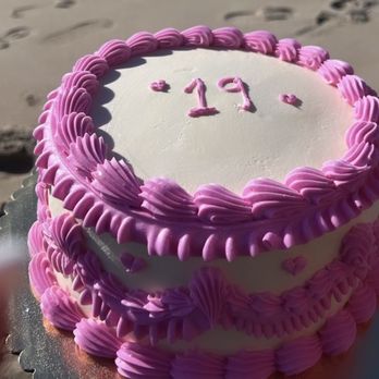 La Concha Bakery - birthday cake - Bakeries Near Me - Chula Vista, California