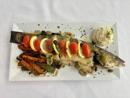 The Colonnade Diner, Restaurant & Catering by null