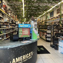 Cantinho Liquors