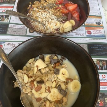 Lou's Restaurant & Bakery - Acai bowl & overnight oats (bottom) - American Near Me - Hanover, New Hampshire