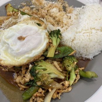 Lucky Thai - pad kra pao - Thai Near Me - Murfreesboro, Tennessee
