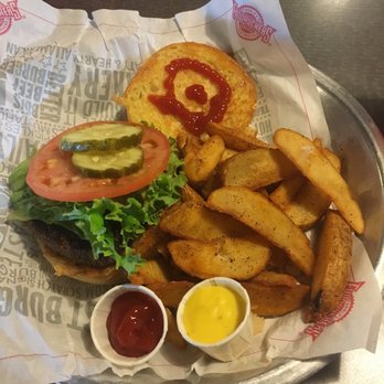 Fuddruckers - Burgers Near Me - Hummelstown, Pennsylvania Fuddruckers - Burgers Near Me - Hummelstown, Pennsylvania