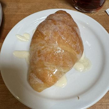 Cheddar's Scratch Kitchen - Honey Butter Croissant - Comfort Food Near Me - Centerville, Ohio