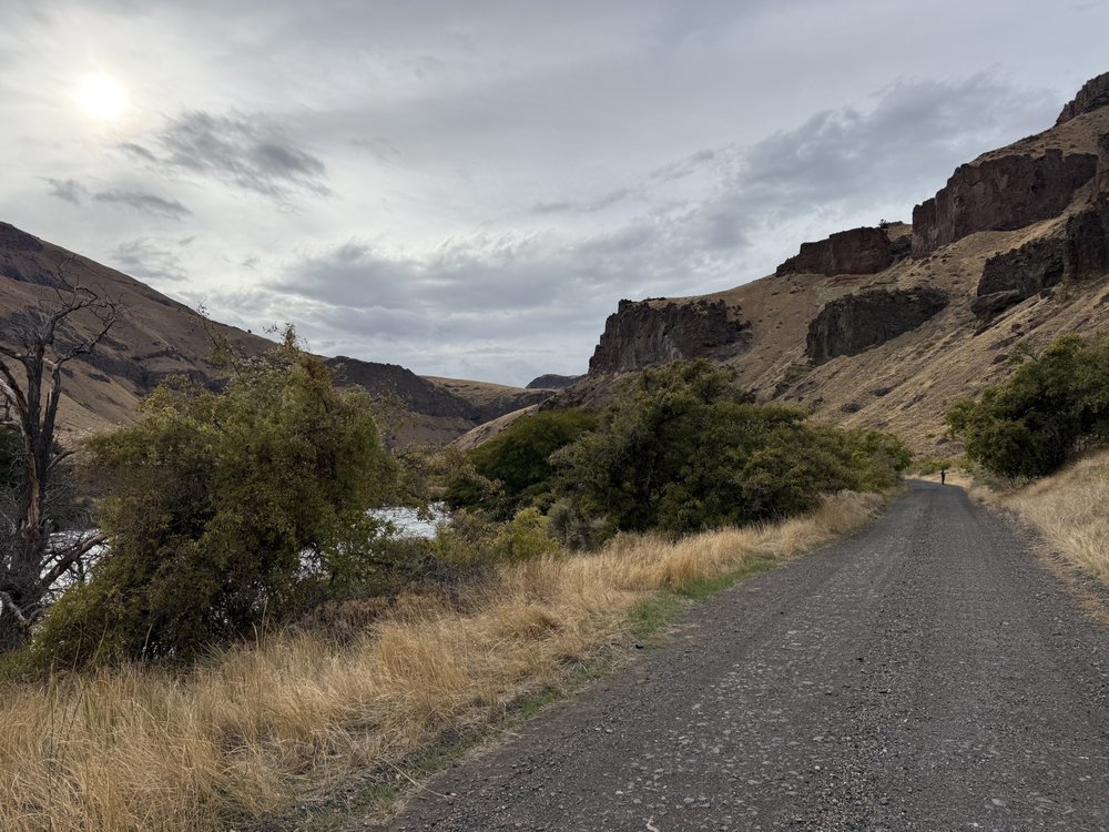 RiverStone Adventures Logo