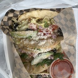 Dixon’s Fixins - Chicken tacos