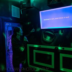 Tampa Karaoke VIP - Singing