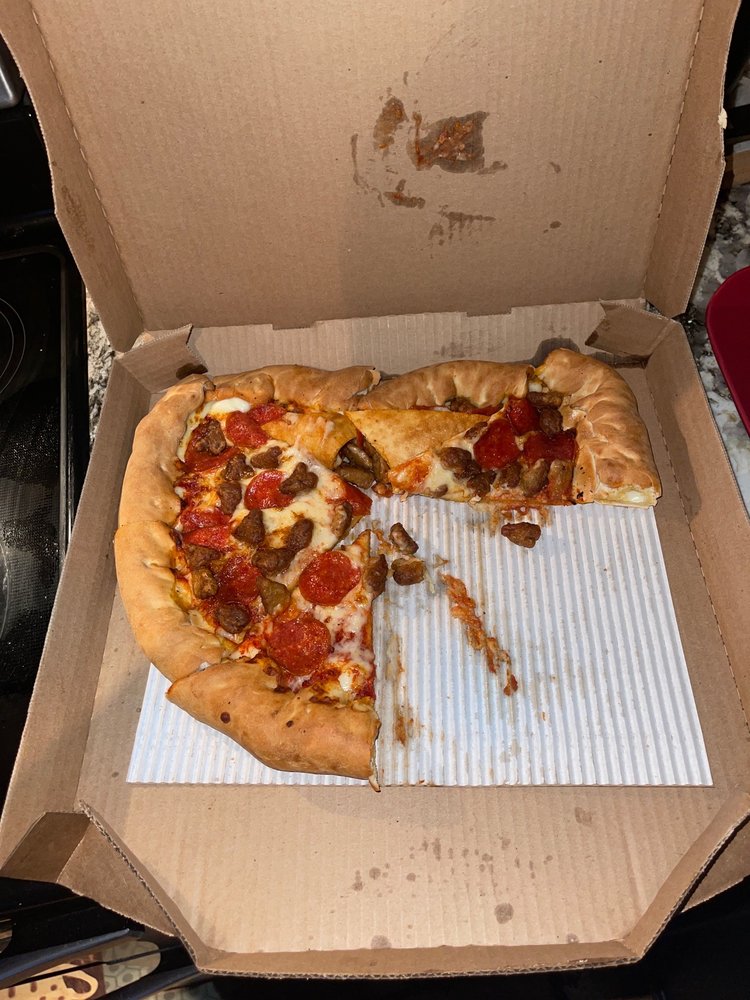 PIZZA HUT Updated October 2024 19 Photos & 43 Reviews 2960 S Alma